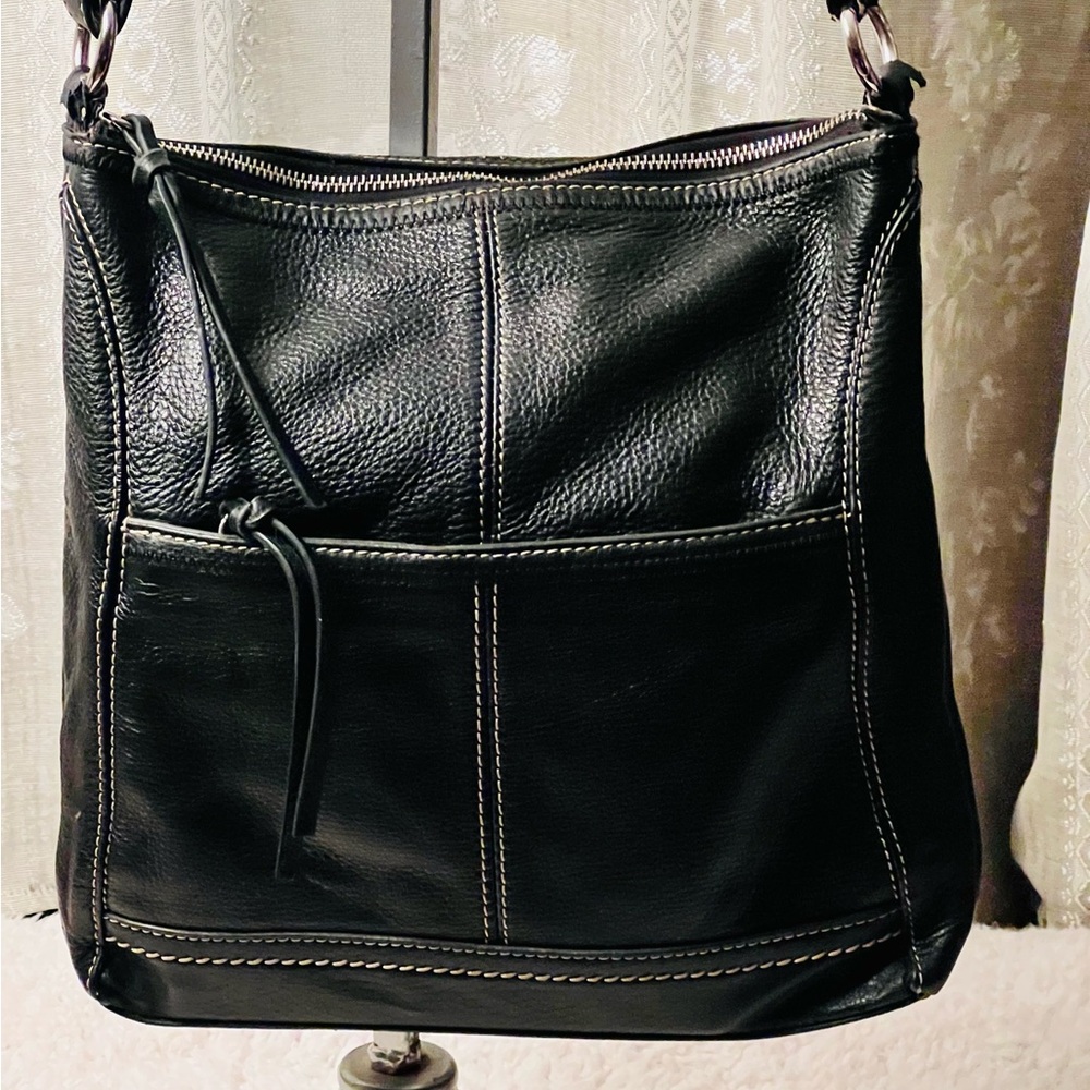 Elegant LUXY Black Leather Shoulder Bag